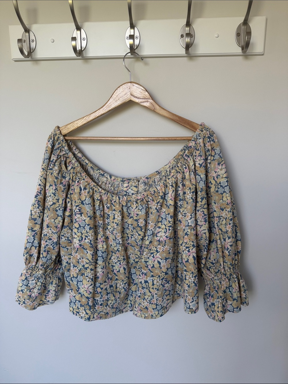 Free People Cropped Floral Peasant Top in Blue and Cream - Picture 4 of 4